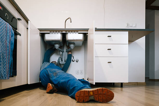 Professional Leak Detection technician working in Pipe Creek, TX